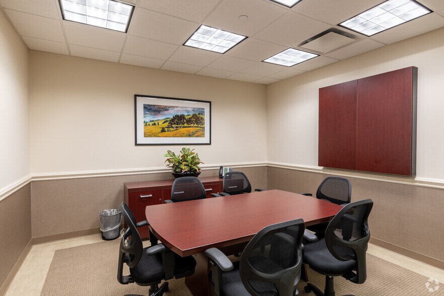 More Photos Of 445 Hamilton Ave, White Plains Coworking Space