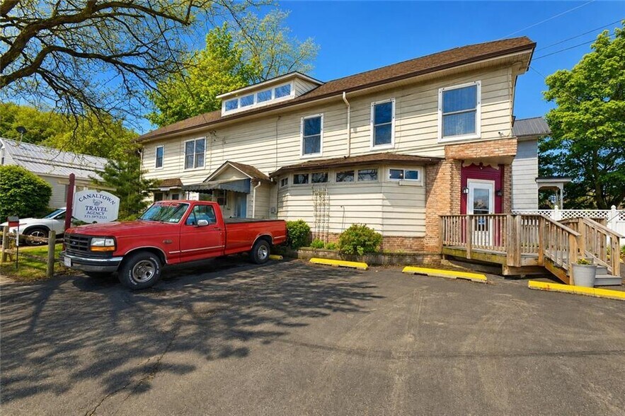 More Photos Of 450 E Main St, Palmyra General Retail For Sale