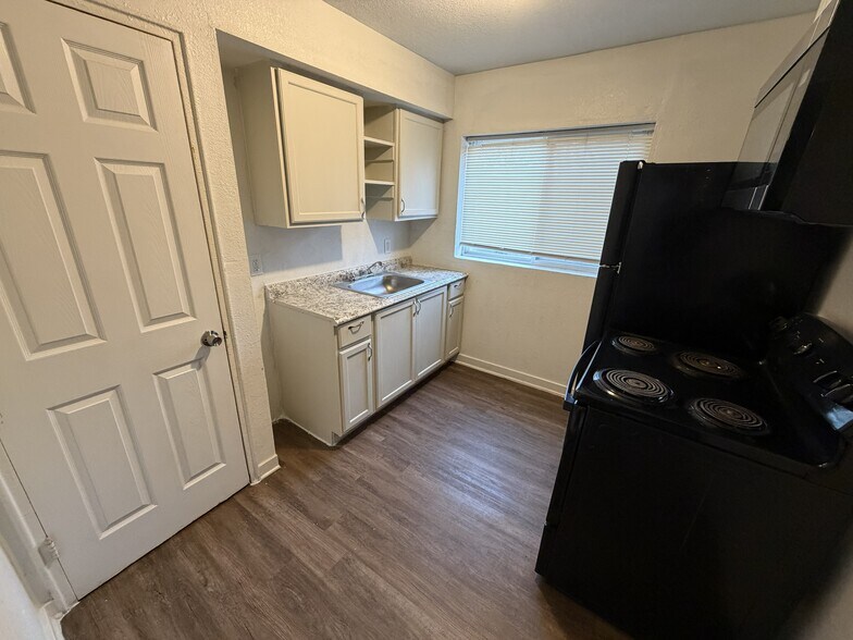 More Photos Of 1621 Washington Blvd, Kansas City Apartments For Sale