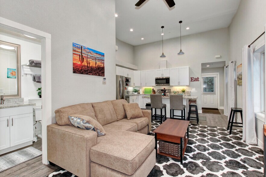 More Photos Of 1413-1415 Victorian Aly, Sacramento Apartments For Sale