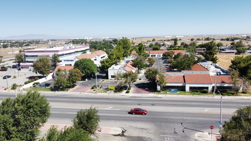 More Photos Of 1543 E Palmdale Blvd, Palmdale Medical For Lease