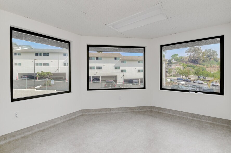 More Photos Of 8090 Parkway Dr, La Mesa Medical For Lease