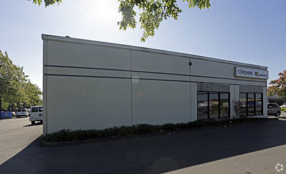 More Photos Of 18812 96th Ave, Surrey Warehouse For Lease