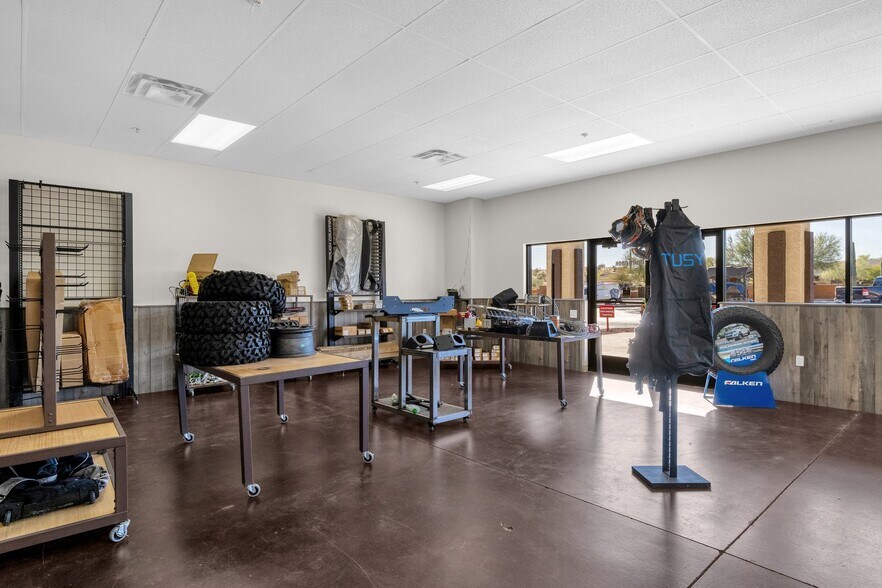 More Photos Of 17212 E Shea Blvd, Fountain Hills Storefront For Sale