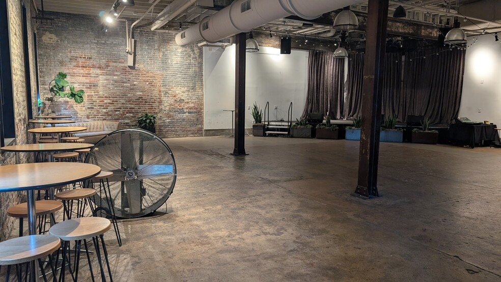 More Photos Of 500 E Davie St, Raleigh Restaurant For Lease