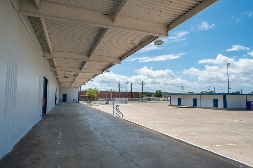 More Photos Of 2510 Lipan St, Corpus Christi Distribution For Lease