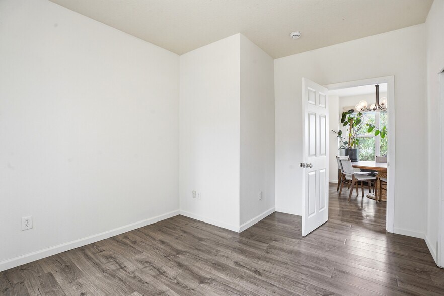 More Photos Of 1314 7th St, Oregon City Flex For Sale