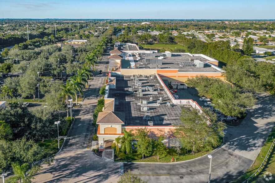 More Photos Of 13800-13900 Jog Rd, Delray Beach Unknown For Lease