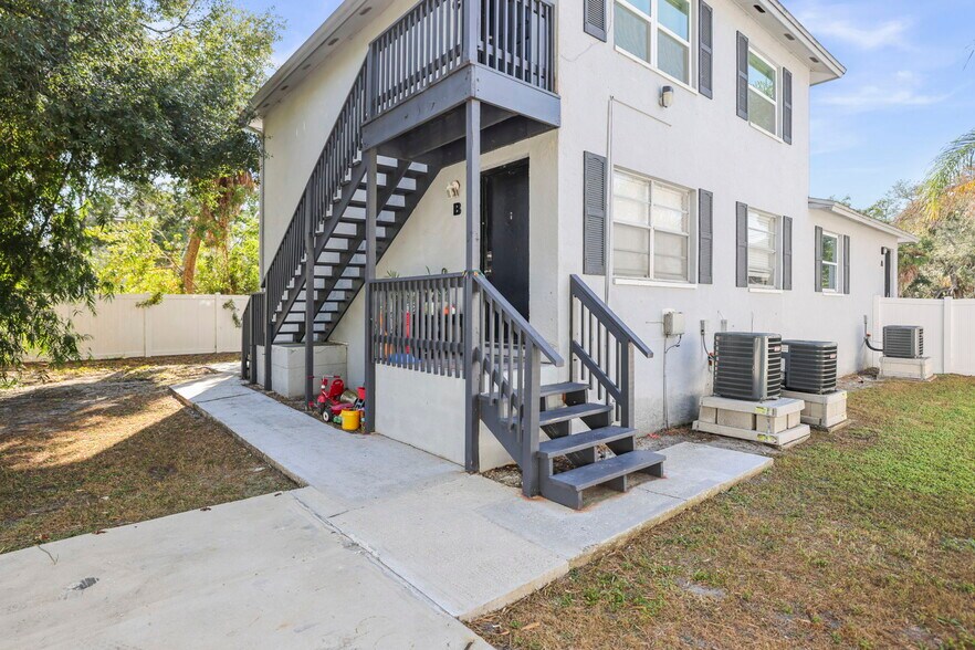 More Photos Of 7108 S Kissimmee St, Tampa Multifamily For Sale