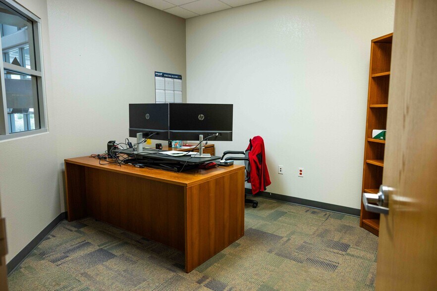 More Photos Of 10922 W Glenn Dr, Glendale Office For Sale