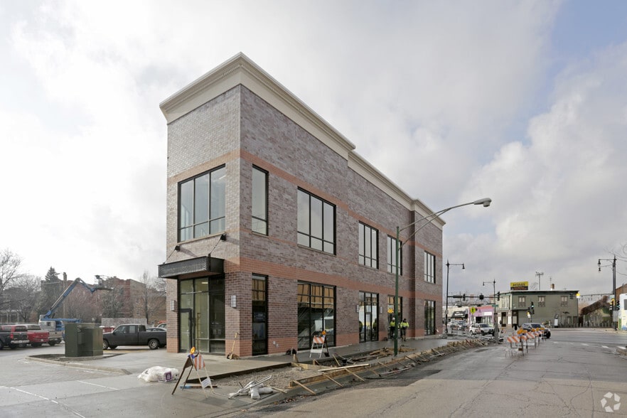 More Photos Of 4183 W Irving Park Rd, Chicago Storefront Retail Office For Sale