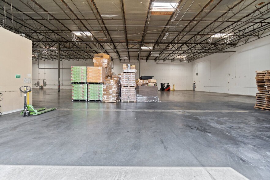 More Photos Of 1190 N Del Rio Pl, Ontario Warehouse For Sale