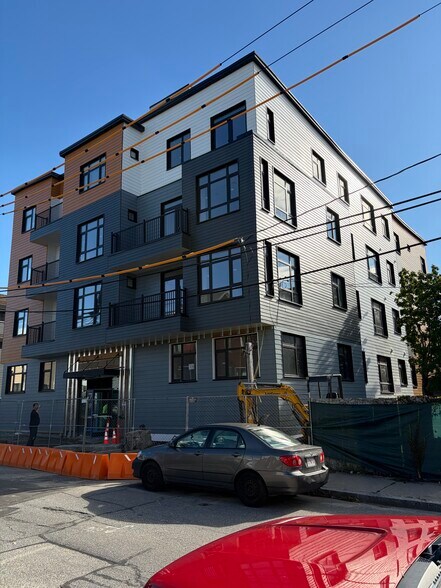 More Photos Of 13 Warwick St, Somerville Apartments For Sale