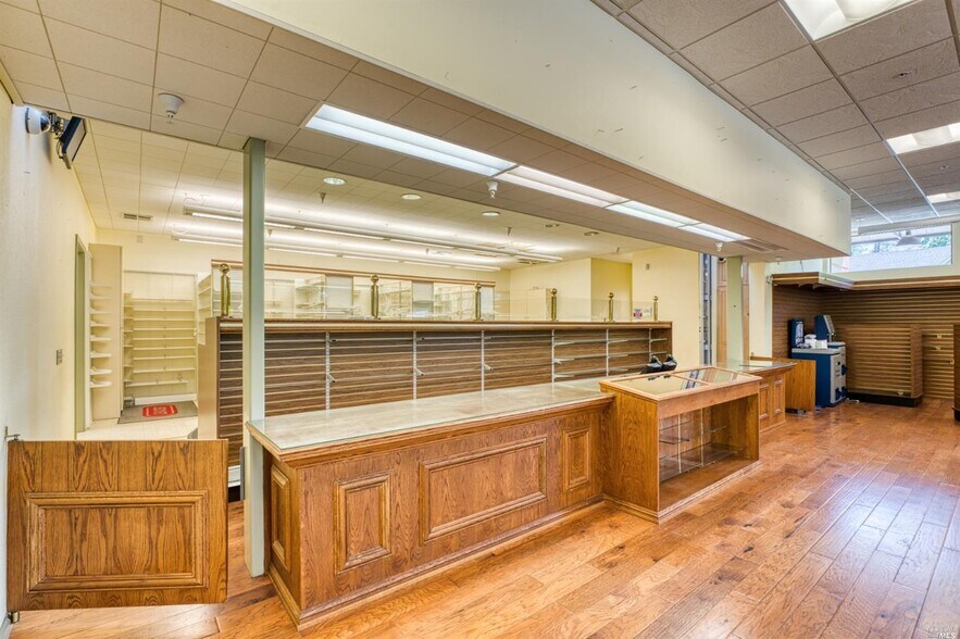 More Photos Of 3720 Main St, Kelseyville Drugstore For Sale