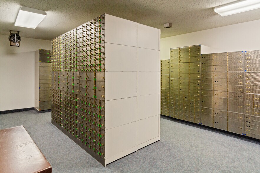 More Photos Of 17 1st Ave SW, Minot Bank For Sale