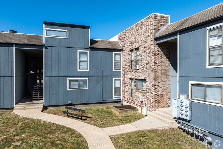 More Photos Of 13900 Grandboro Ln, Grandview Apartments For Sale