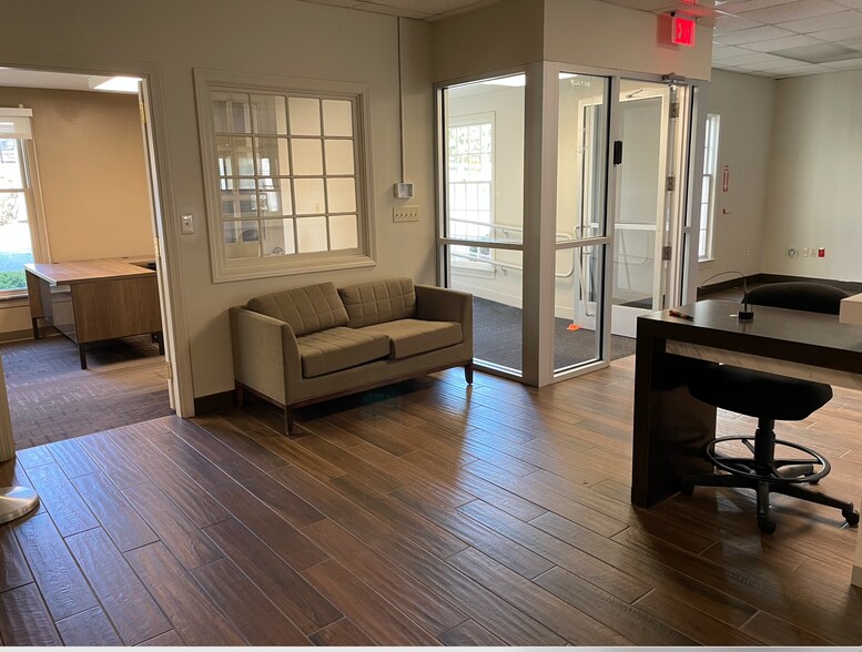 More Photos Of 223 E Main St, Marlborough Bank For Lease