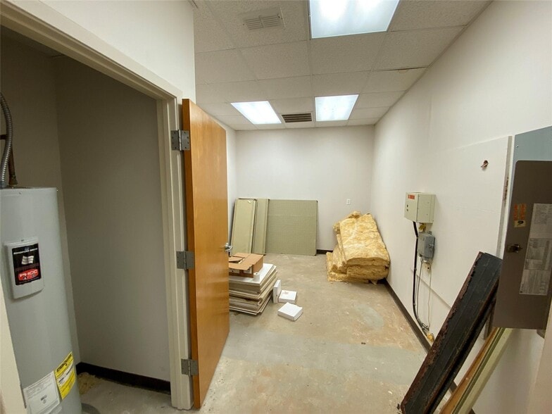 More Photos Of 2099 Highway 532, Dubberly Service Station For Sale