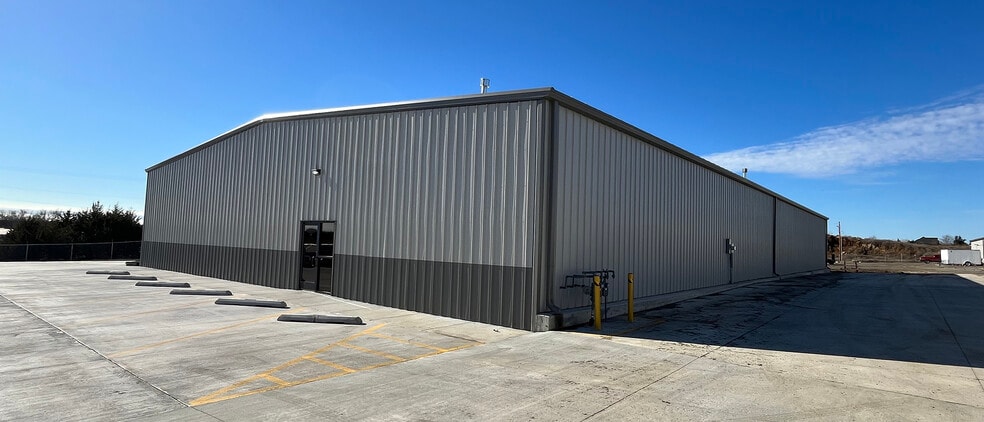 More Photos Of 1335 SW Auburn Rd, Topeka Unknown For Lease