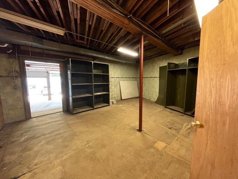 More Photos Of 197 Putnam Pike, Johnston Freestanding For Sale