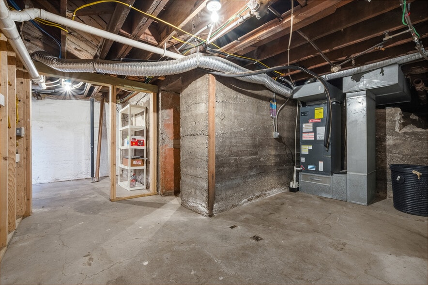 More Photos Of 101 S Big Horn Ave, Moorcroft Flex For Sale