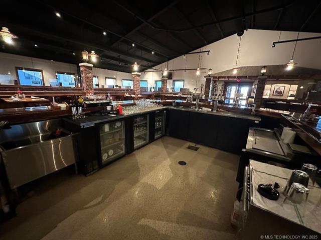 More Photos Of 207 Commerce Dr, Wewoka Restaurant For Sale