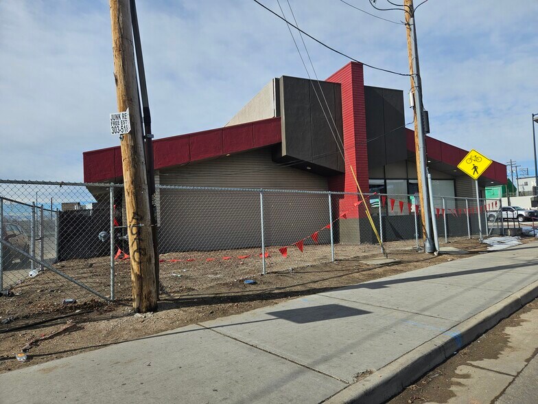 More Photos Of 900 W Alameda Ave, Denver Restaurant For Lease