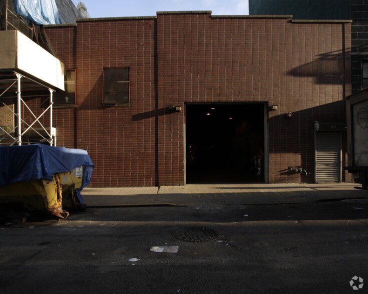 More Photos Of 296-298 Broome St, New York Warehouse For Lease