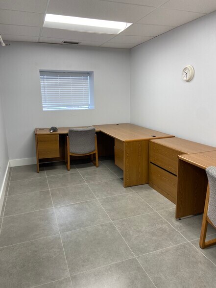 More Photos Of 1816 57th St, Sarasota Warehouse For Sale