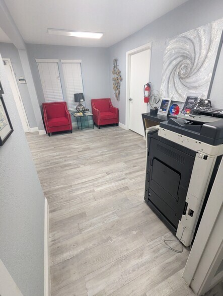 More Photos Of 8411 N Interstate 35, Austin Office For Lease