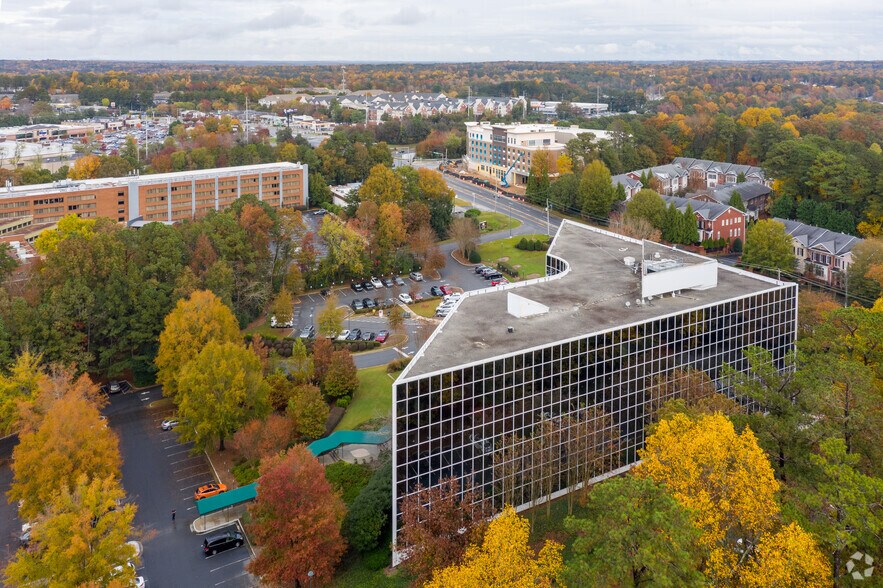 More Photos Of 4360 Chamblee Dunwoody Rd, Atlanta Office For Sale