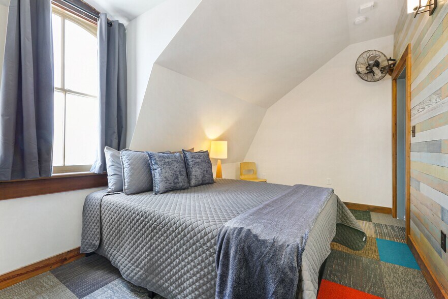 More Photos Of 1502 Elysian Fields Ave, New Orleans Hotel For Sale