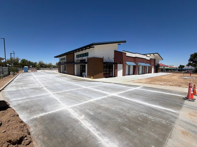 More Photos Of 15634 Main St, Hesperia Storefront For Lease