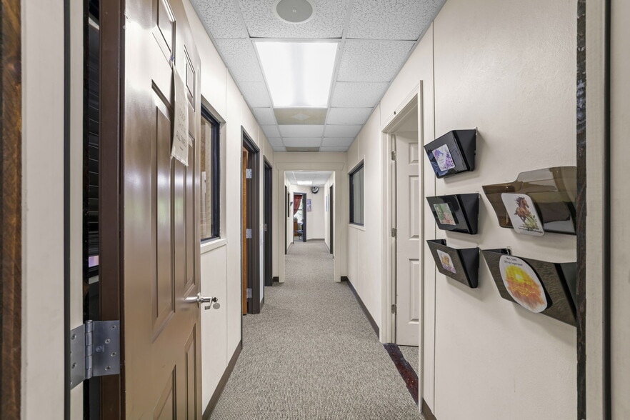 More Photos Of 310 Terrell Rd, Franklin Office For Sale