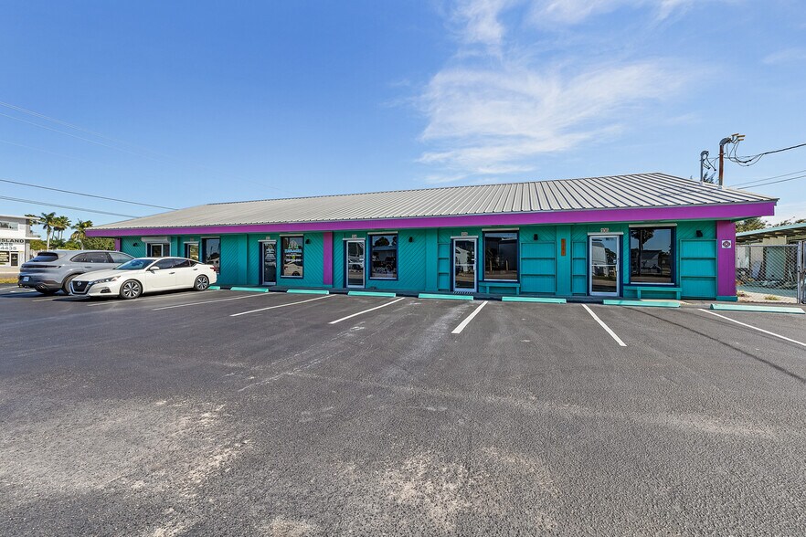 Primary Photo Of 5261 Pine Island Rd NW, Bokeelia Storefront Retail Office For Sale