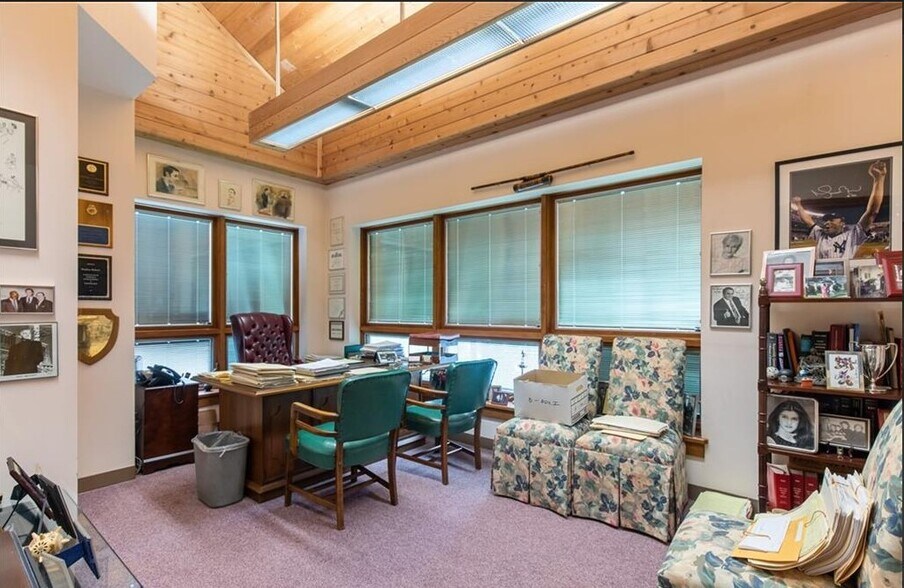 More Photos Of 301-305 Old Tarrytown Rd, White Plains Office For Lease