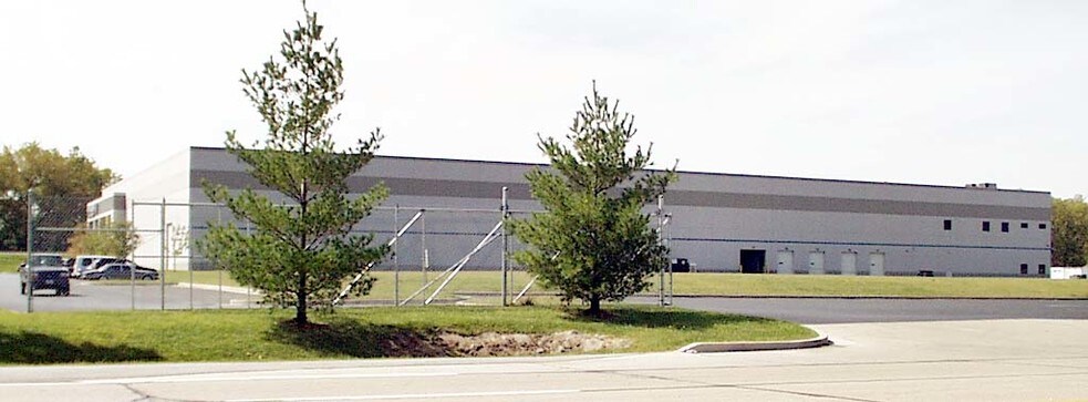 More Photos Of 3700 Rider Trail S, Earth City Warehouse For Lease