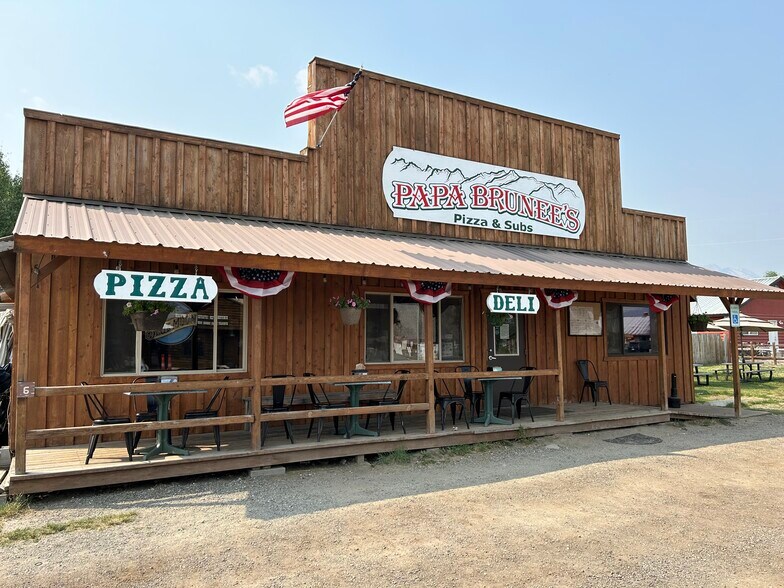 More Photos Of 645 Ace of Diamonds St, Stanley Restaurant For Lease