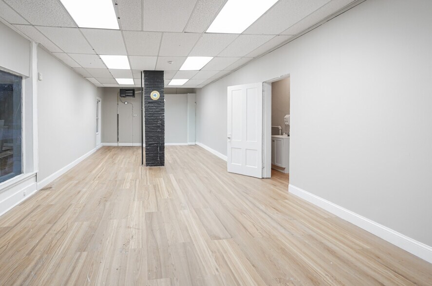 More Photos Of 168 Lunenburg St, Fitchburg Storefront Retail Residential For Lease
