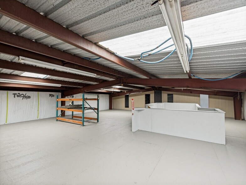 More Photos Of 18918 Tomball Pky, Houston Storefront Retail Office For Lease