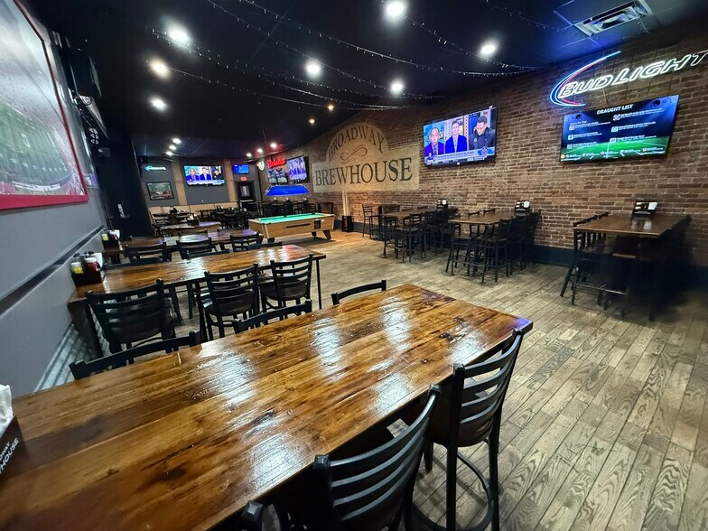 More Photos Of 127 S Broadway St, New Philadelphia Storefront Retail Office For Sale