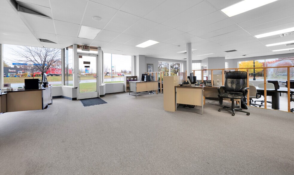 More Photos Of 1989 N Opdyke Rd, Auburn Hills Freestanding For Lease