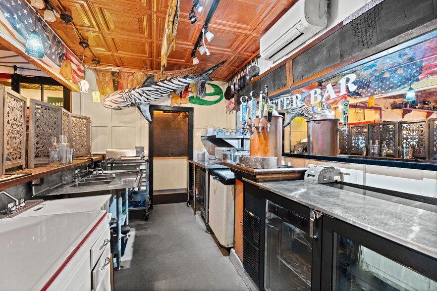 More Photos Of 143 Water St, Stonington Restaurant For Sale