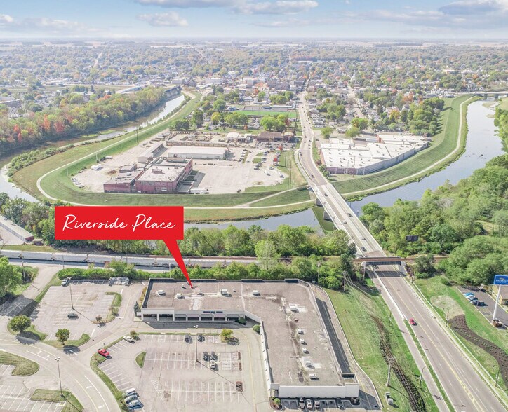 More Photos Of 987 E Ash St, Piqua Storefront For Lease