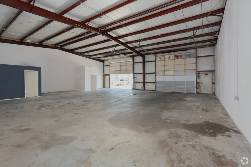 More Photos Of 2653 Blue Mound Rd W, Haslet Warehouse For Lease
