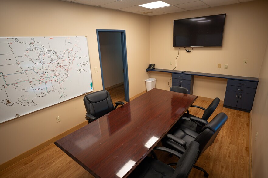 More Photos Of 11075 Parker Dr, Irwin Warehouse For Sale