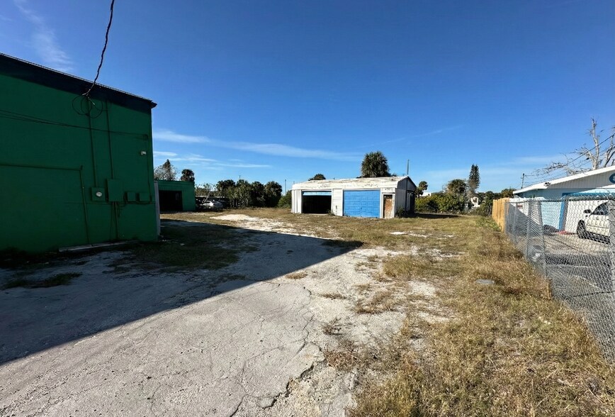 More Photos Of 13243 US Hwy 19, Hudson Auto Repair For Sale