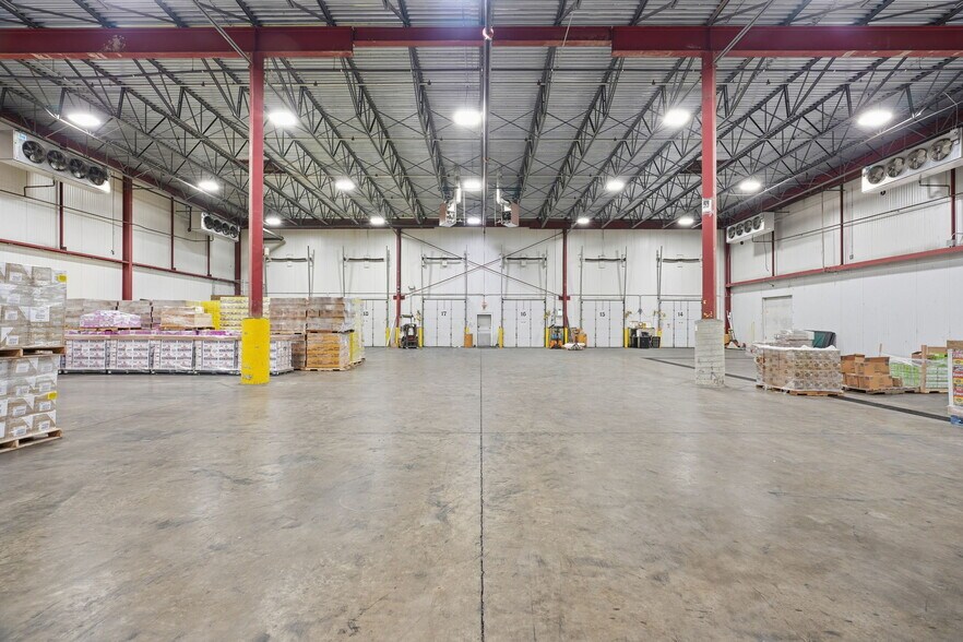 More Photos Of 8201 NE Hickory St, Minneapolis Truck Terminal For Sale