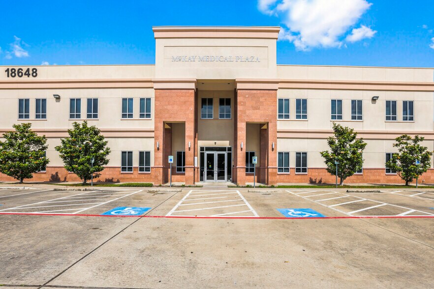 More Photos Of 18648 McKay Dr, Humble Medical For Lease