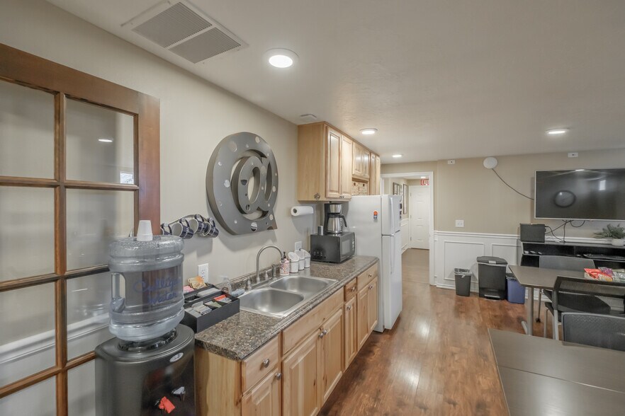 More Photos Of 1209-1215 Shortridge St SE, Albany Office Residential For Sale